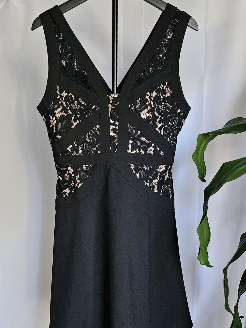 DO+BE Black Lace V-Neck A-Line Mini Dress Size M New With Tags - Picture 2 of 16